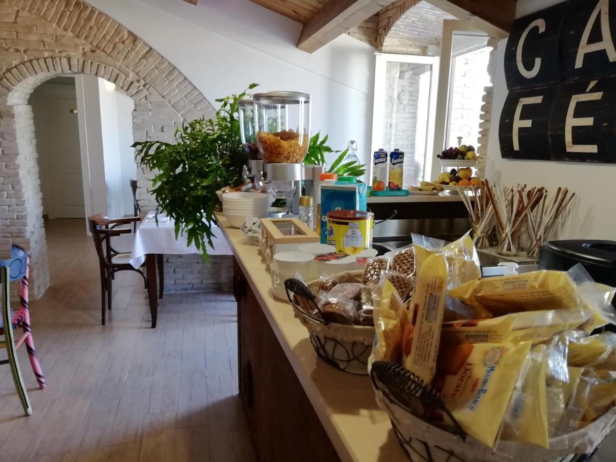 Residenza Delle Grazie Bed and Breakfast Miglionico Buitenkant foto
