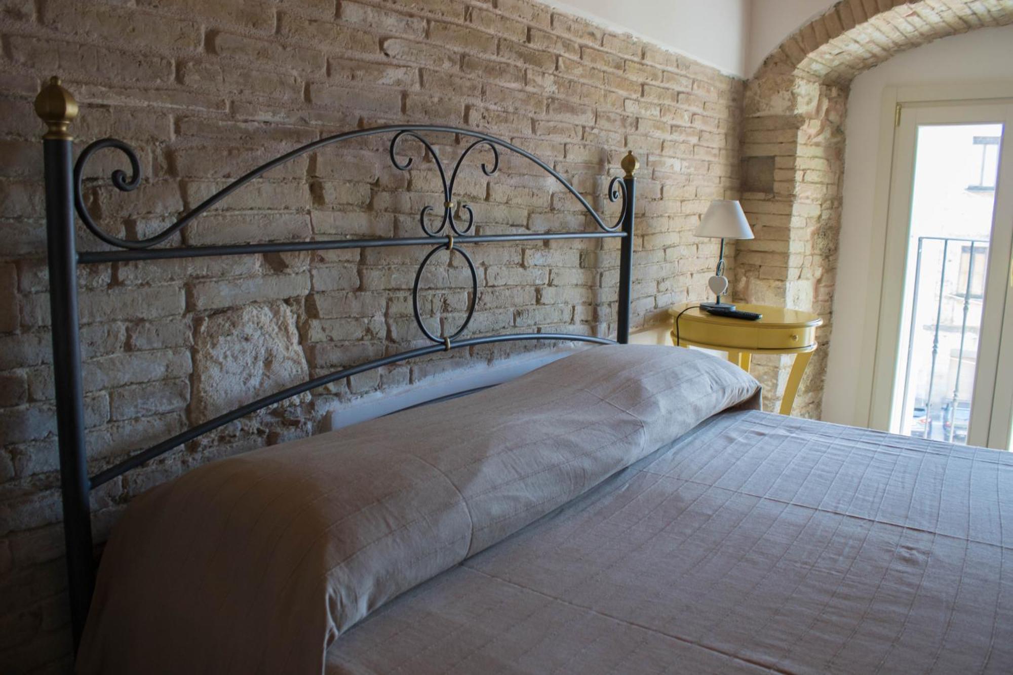 Residenza Delle Grazie Bed and Breakfast Miglionico Buitenkant foto