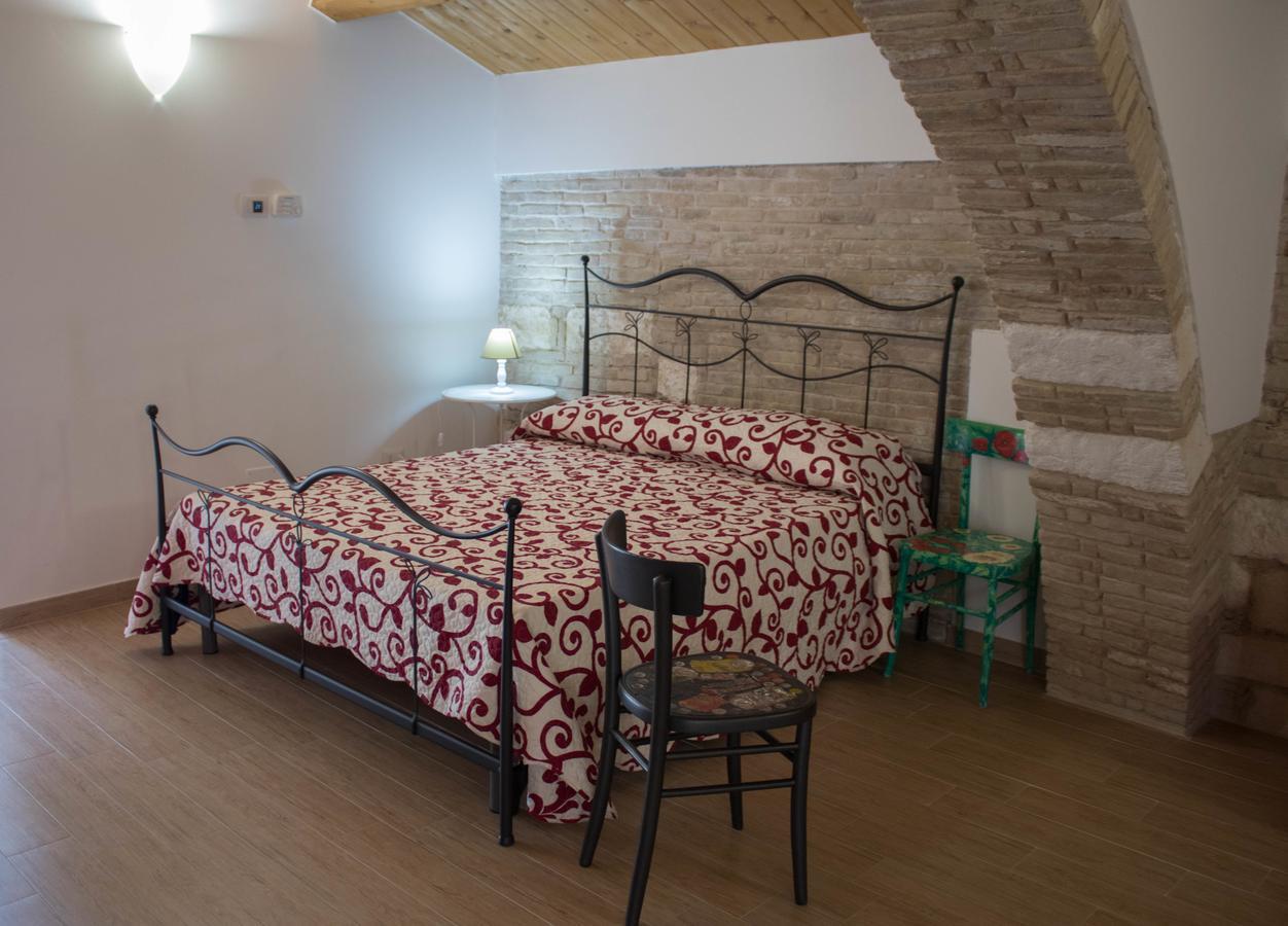Residenza Delle Grazie Bed and Breakfast Miglionico Buitenkant foto
