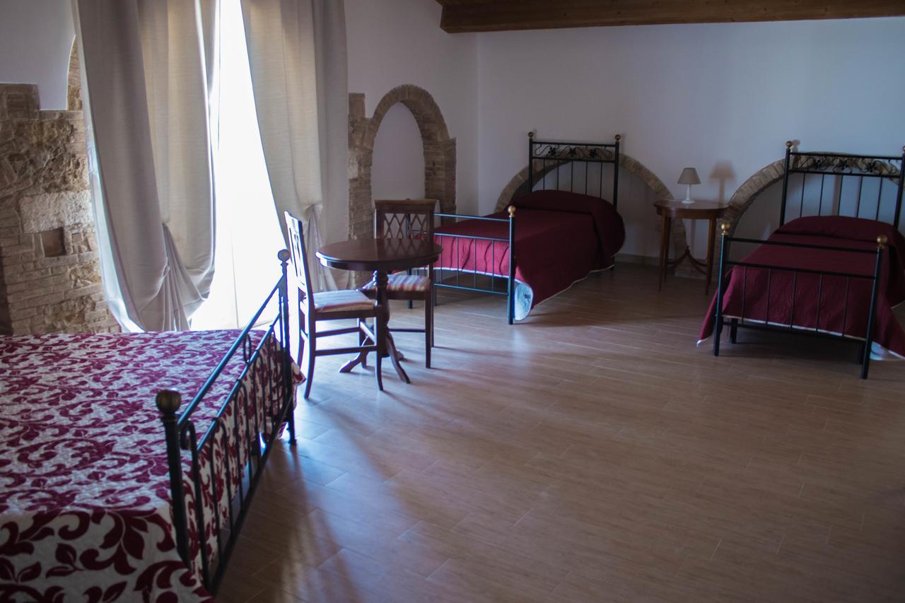 Residenza Delle Grazie Bed and Breakfast Miglionico Buitenkant foto