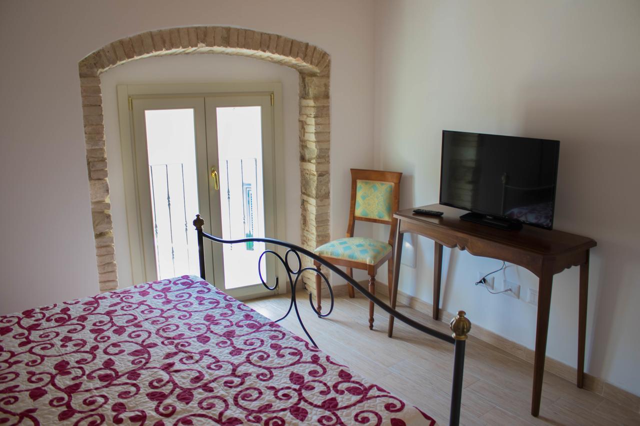 Residenza Delle Grazie Bed and Breakfast Miglionico Buitenkant foto